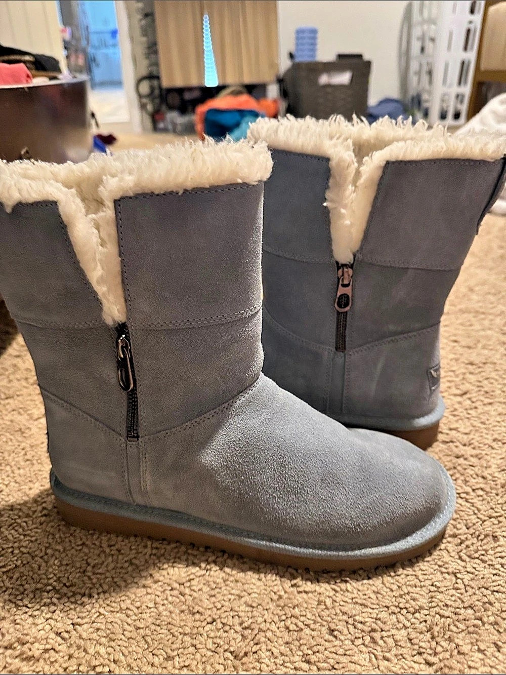 Koolaburra by UGG aribel short Zip Winter Boot Gray Fur-Lined